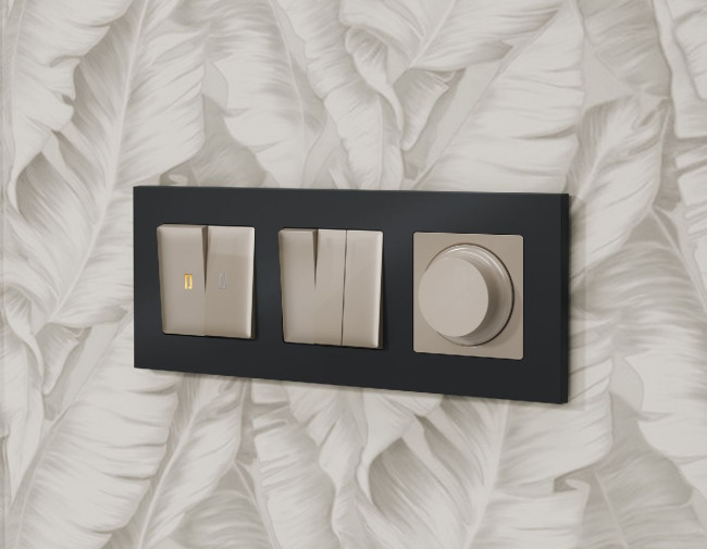 Рамка трехместная Ambrella Volt Qubi AF250803 Рамка трехместная Ambrella Volt Qubi AF250803