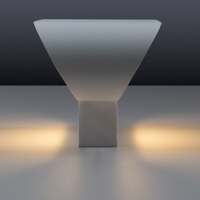 Настенный светодиодный светильник Arte Lamp Lucciola A1429AP-1WH Настенный светодиодный светильник Arte Lamp Lucciola A1429AP-1WH