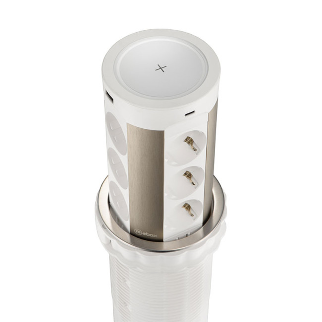 Блок розеток 17 (12 секций и USB type A+C) беспроводная зарядка Mebax 00-00002600 Блок розеток 17 (12 секций и USB type A+C) беспроводная зарядка Mebax 00-00002600