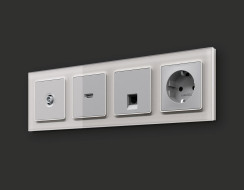 Комплект механизма компьютерной розетки RJ-45 экранированной с автоматической защитной шторкой Alfa Серебро глянец Quant Ambrella Volt MA412005 (AP4120, VM185)