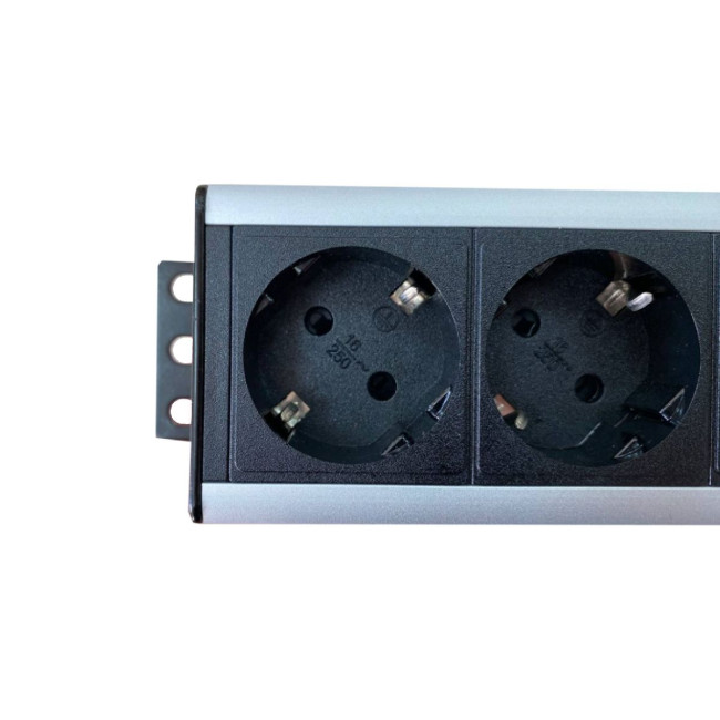 Блок розеток 21 (PDU) Mebax 00-00002738 Блок розеток 21 (PDU) Mebax 00-00002738