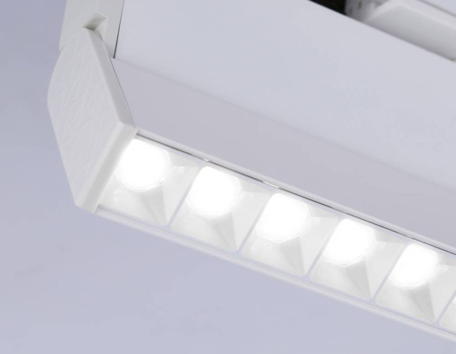 Трековый однофазный светильник Ambrella Light Track System GL6816 Трековый однофазный светильник Ambrella Light Track System GL6816