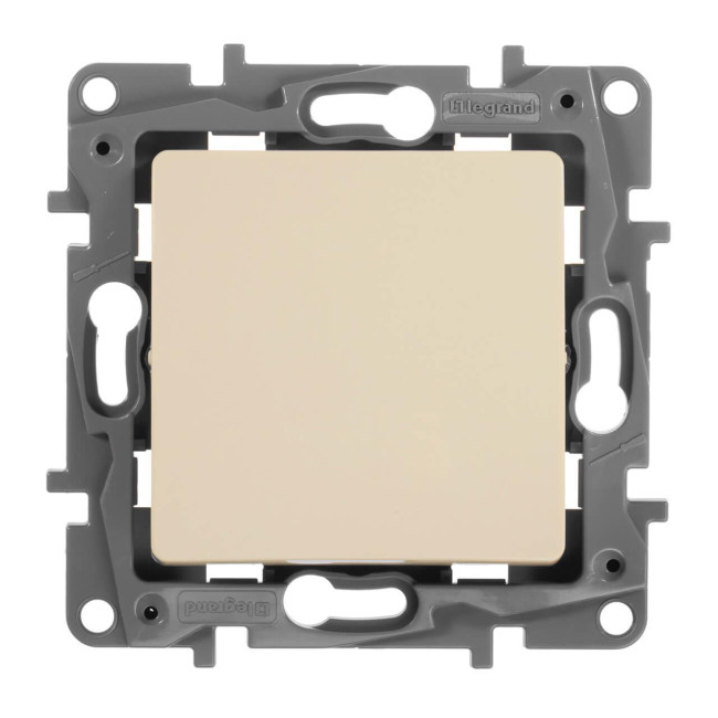 Переключатель одноклавишный Legrand Etika 10A 250V слоновая кость 672300 Переключатель одноклавишный Legrand Etika 10A 250V слоновая кость 672300