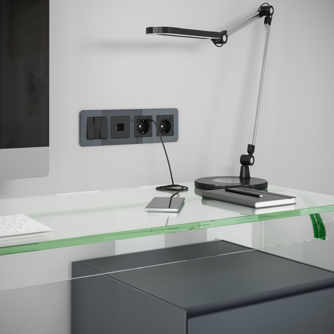 Рамка из стекла на 4 поста Werkel Elite графит 4690389180804 W0042440 Рамка из стекла на 4 поста Werkel Elite графит 4690389180804 W0042440