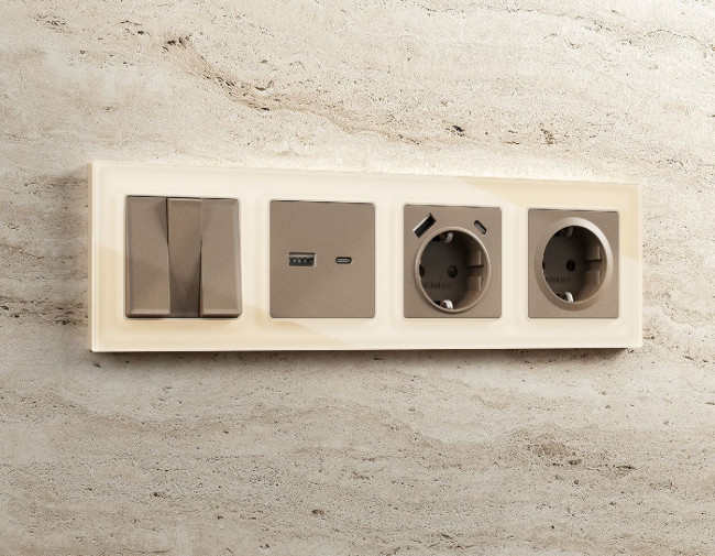 Рамка четырехместная Ambrella Volt Platos AF330304 Рамка четырехместная Ambrella Volt Platos AF330304