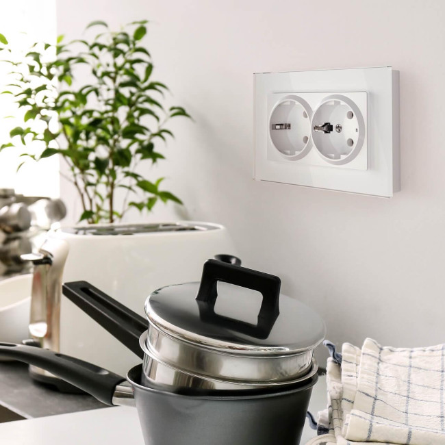 Рамка для двойной розетки Werkel Favorit белый W0081101 4690389160219 Рамка для двойной розетки Werkel Favorit белый W0081101 4690389160219