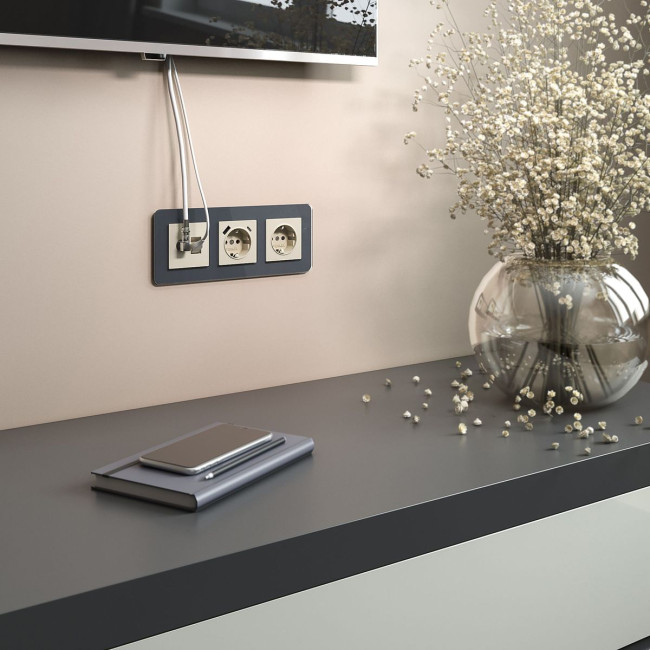 Рамка из стекла на 3 поста Werkel Elite графит 4690389180774 W0032440 Рамка из стекла на 3 поста Werkel Elite графит 4690389180774 W0032440