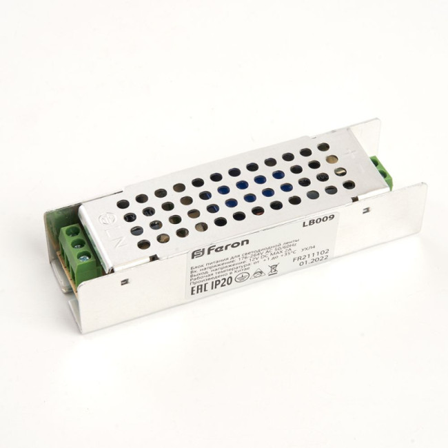 Блок питания для светодиодной ленты Feron LB009 12V 36W IP20 3A 176-264В 48007 Блок питания для светодиодной ленты Feron LB009 12V 36W IP20 3A 176-264В 48007