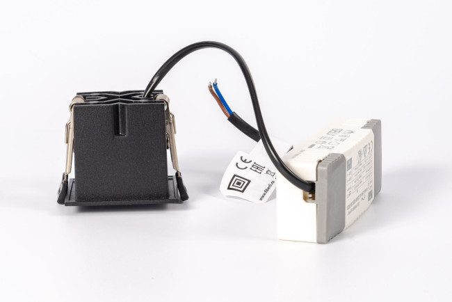 Встраиваемый светодиодный светильник Fiberli XL003-1T(W) 12130304 Встраиваемый светодиодный светильник Fiberli XL003-1T(W) 12130304