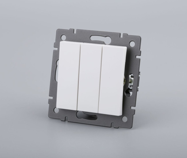 Механизм выключателя трехклавишный непроходной Arlight SWT-MK03-PL-WH-V (250V, 10A) 049896 Механизм выключателя трехклавишный непроходной Arlight SWT-MK03-PL-WH-V (250V, 10A) 049896