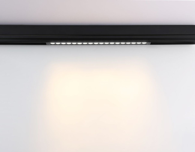 Трековый магнитный светильник Ambrella Light Magnetic 220V GL1312 Трековый магнитный светильник Ambrella Light Magnetic 220V GL1312