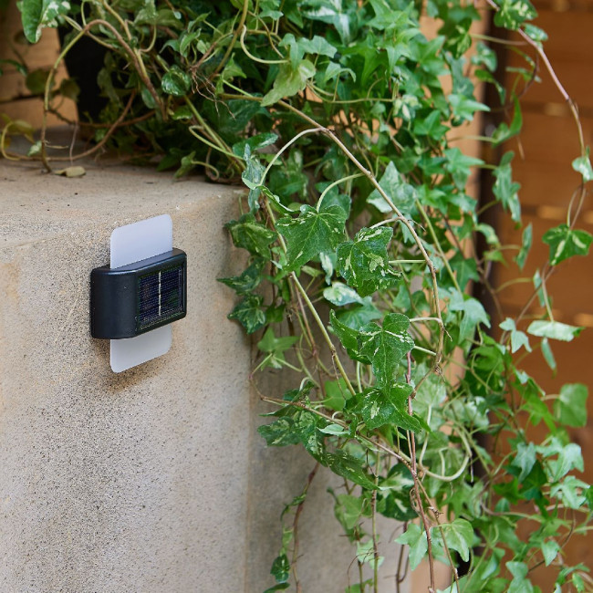 Светильник настенный на солнечной батарее Uniel USL-F-159/PM090 QUATRO UL-00011589 Светильник настенный на солнечной батарее Uniel USL-F-159/PM090 QUATRO UL-00011589