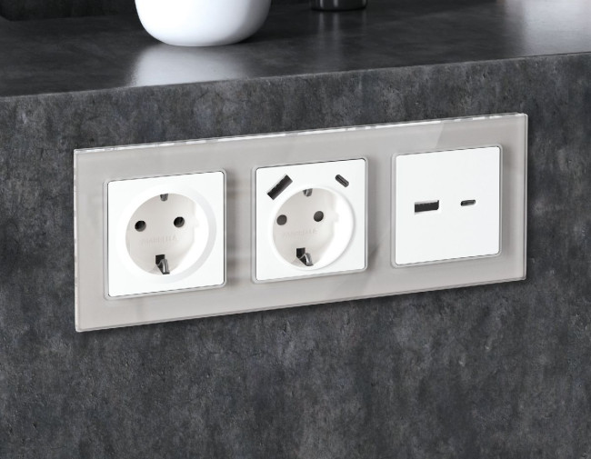 Рамка четырехместная Ambrella Volt Platos AF330404 Рамка четырехместная Ambrella Volt Platos AF330404