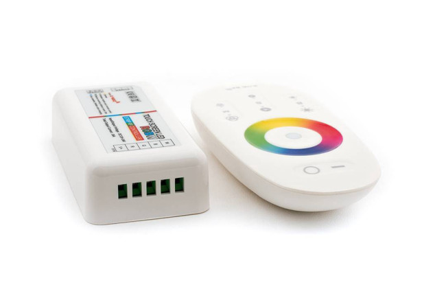 Контроллер для ленты SWG RF-RGBW-S-24A 000296 Контроллер для ленты SWG RF-RGBW-S-24A 000296