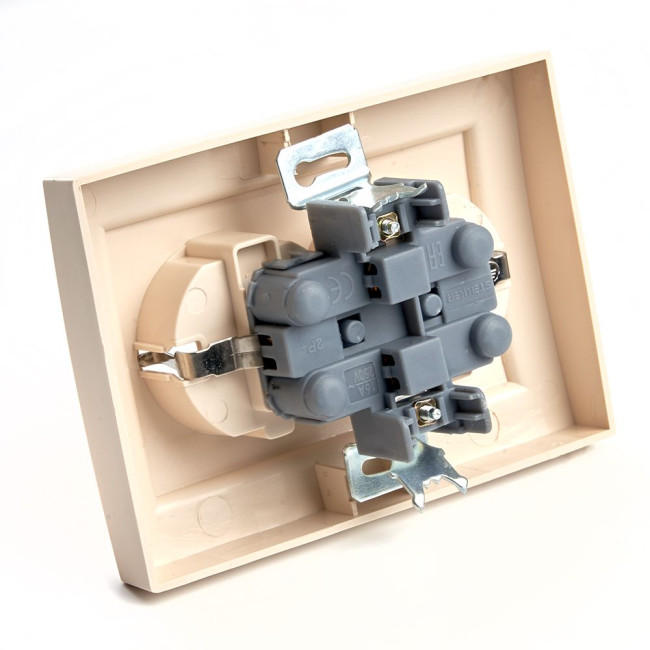 Розетка 2-местная Stekker PST16-9014-02 с защитной шторкой 39240 Розетка 2-местная Stekker PST16-9014-02 с защитной шторкой 39240