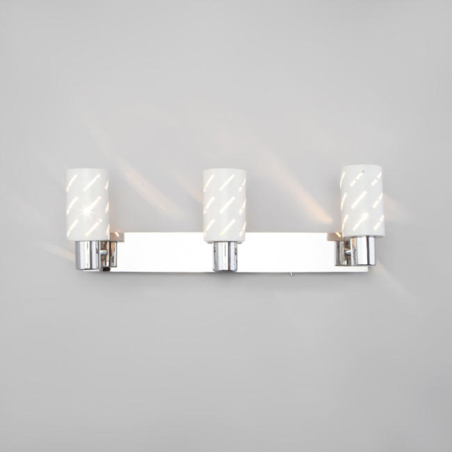 Бра Eurosvet 20090/3 белый/хром Бра Eurosvet 20090/3 белый/хром