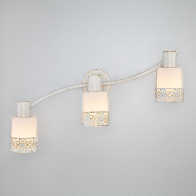 Спот Eurosvet 20025/3 белый с золотом Спот Eurosvet 20025/3 белый с золотом