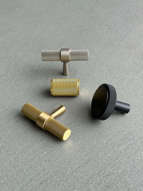 Ручка-кнопка Evora Silver T Ручка-кнопка Evora Silver T