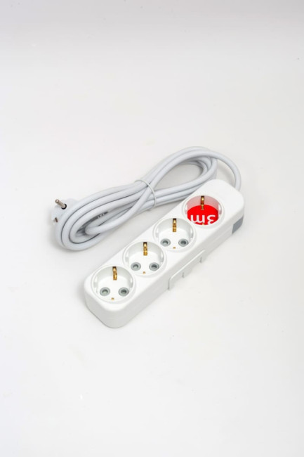 Удлинитель с/з 4вх с защитными шторками ELBI Myra 527-010203-411 Удлинитель с/з 4вх с защитными шторками ELBI Myra 527-010203-411