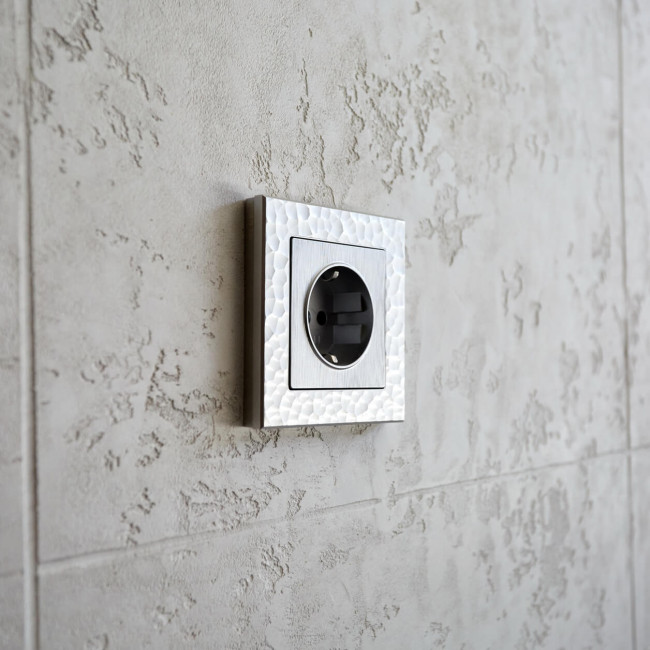 Розетка с заземлением Werkel cеребряный рифленый W1171009 4690389159701 Розетка с заземлением Werkel cеребряный рифленый W1171009 4690389159701