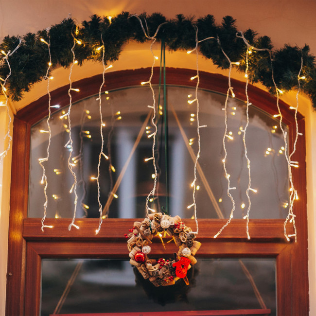 Светодиодный занавес Eurosvet 200-001 белый 1,5*1м IP20 Светодиодный занавес Eurosvet 200-001 белый 1,5*1м IP20