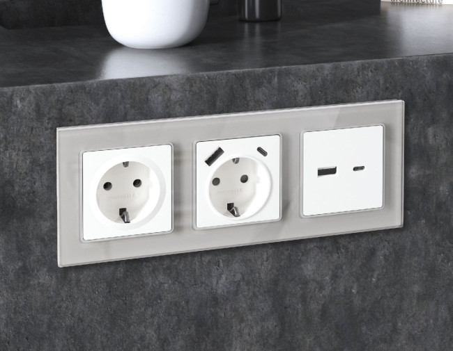 Лицевая панель для розетки с/з Ambrella Volt Alfa AP1260 Лицевая панель для розетки с/з Ambrella Volt Alfa AP1260