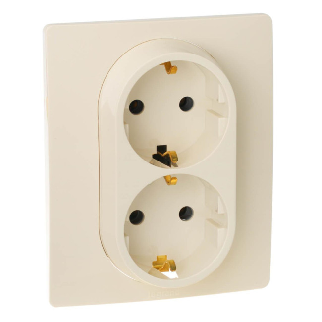 Розетка 2X2К+З Legrand Etika 16A 250V с/з винтовой зажим немецкий стандарт слоновая кость 672323 Розетка 2X2К+З Legrand Etika 16A 250V с/з винтовой зажим немецкий стандарт слоновая кость 672323
