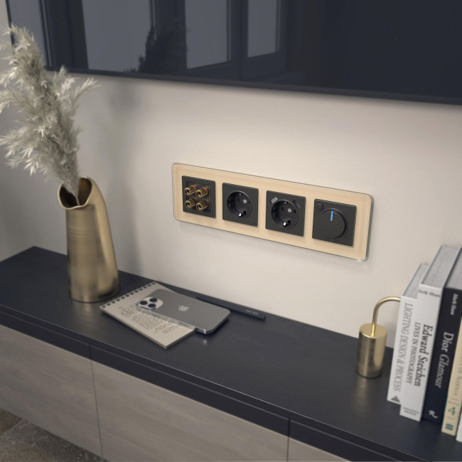 Рамка Werkel Elite на 4 поста айвори W0042443 4690389180811 Рамка Werkel Elite на 4 поста айвори W0042443 4690389180811