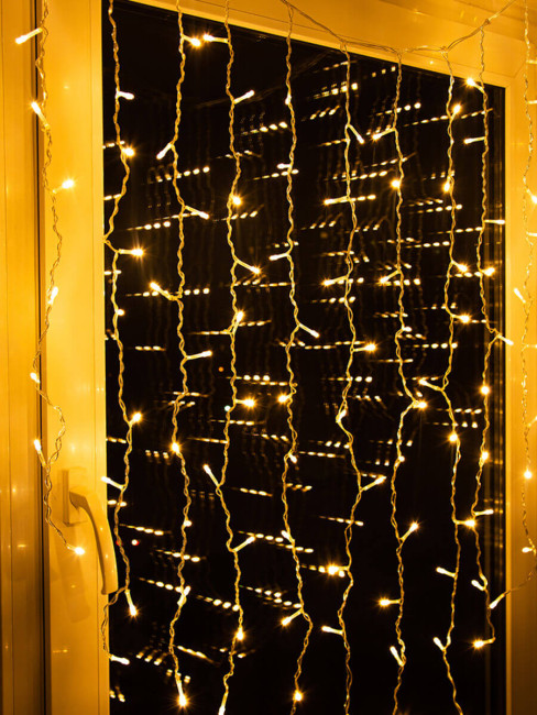 Светодиодная гирлянда (UL-00003678) Uniel бахрома 230V теплый белый ULD-B3010-200/DTA WarmWhite IP20 Светодиодная гирлянда (UL-00003678) Uniel бахрома 230V теплый белый ULD-B3010-200/DTA WarmWhite IP20