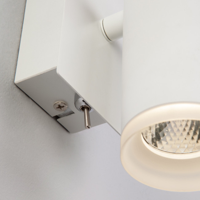 Спот Eurosvet Holly 20067/1 LED белый Спот Eurosvet Holly 20067/1 LED белый