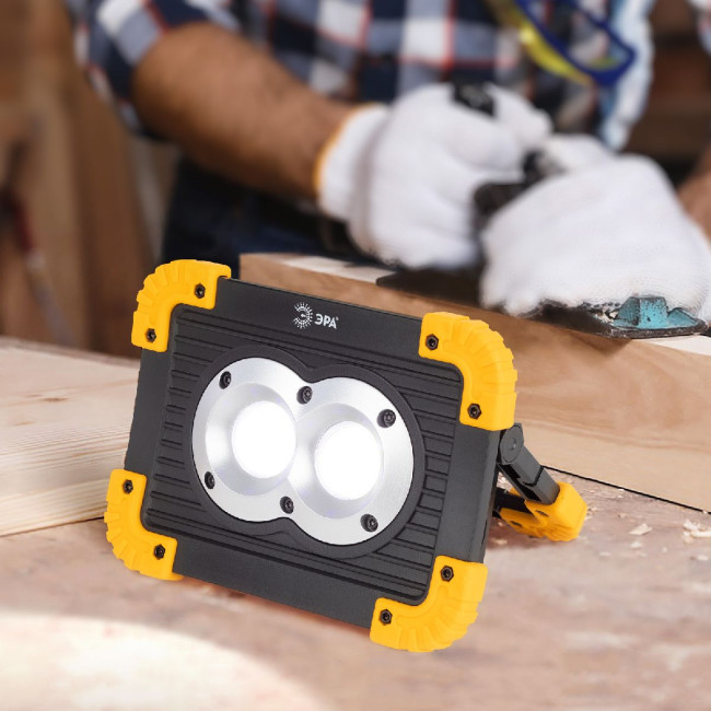 Фонарь-прожектор Практик аккумуляторный Эра PA-803 Б0054037 Фонарь-прожектор Практик аккумуляторный Эра PA-803 Б0054037