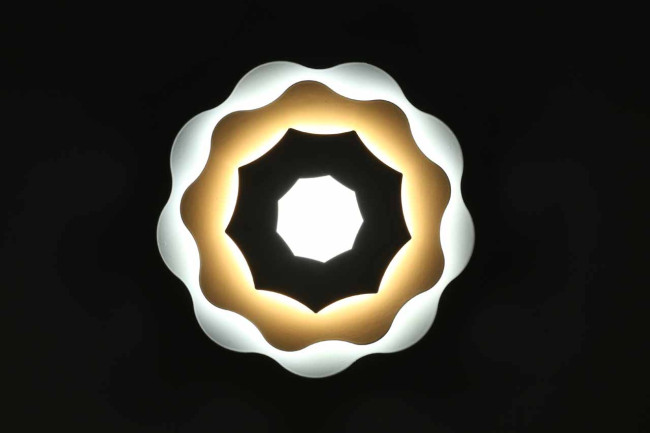 Настенный светодиодный светильник Omnilux Varedo OML-07901-26