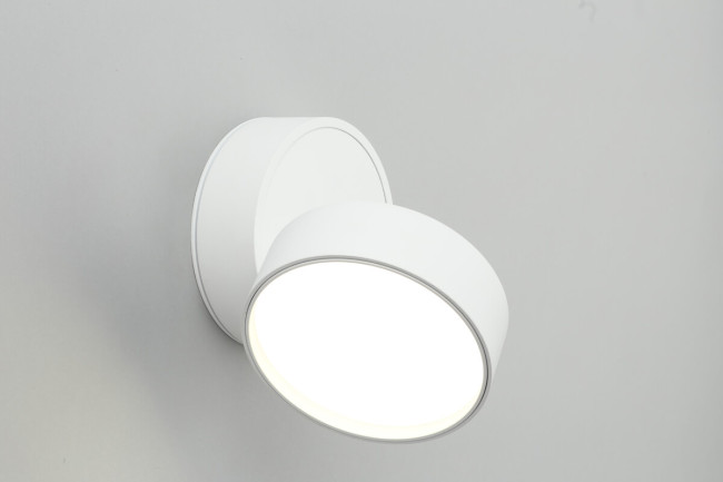 Светодиодный спот Omnilux Lenno OML-101309-18 Светодиодный спот Omnilux Lenno OML-101309-18